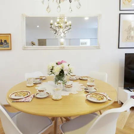 Stylish In Historical Center Apartma *