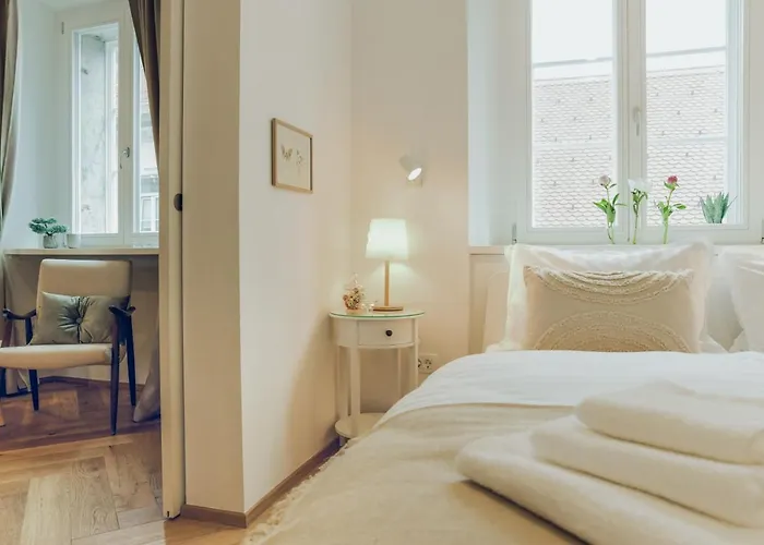 Stylish In Historical Center Apartma *