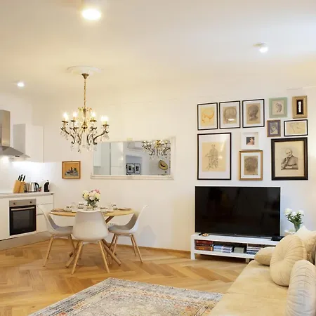 Apartament Stylish In Historical Center